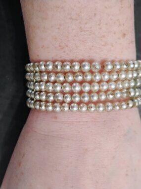 Stretchy beaded bracelet